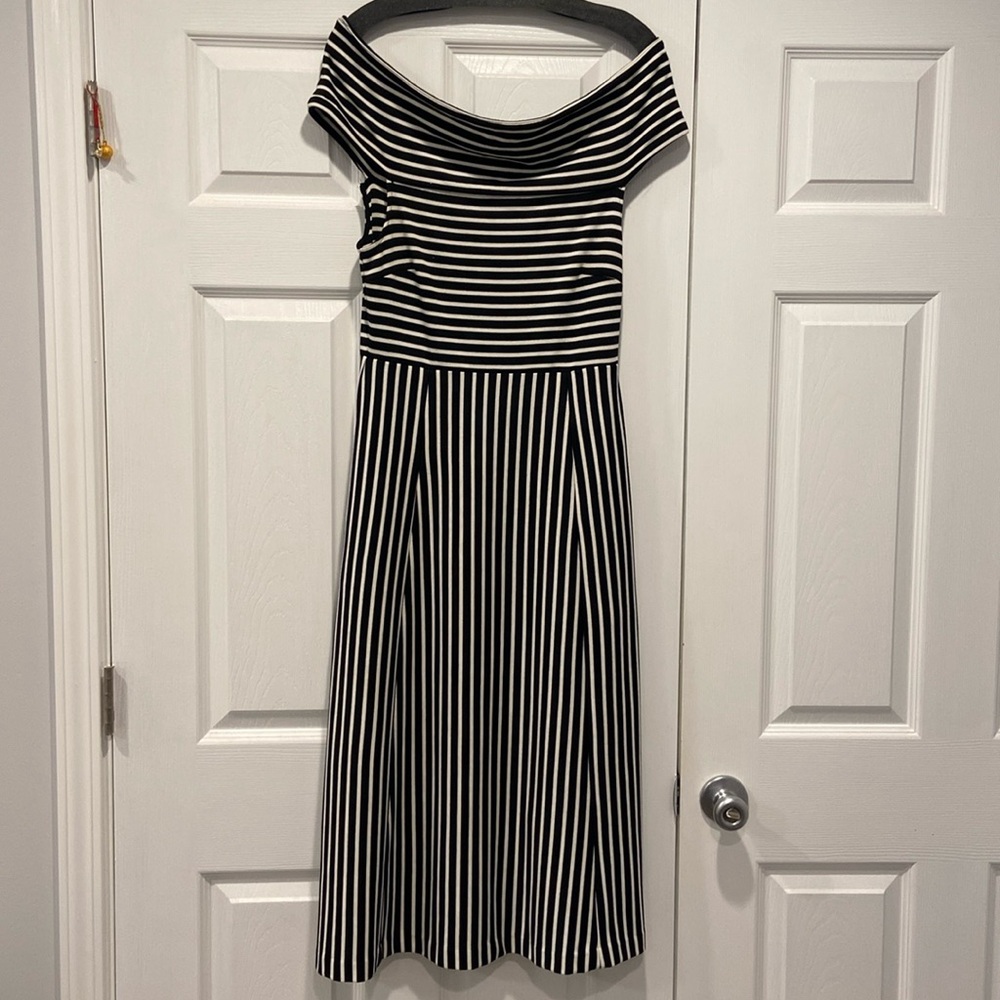 Black and white striped dress size 6